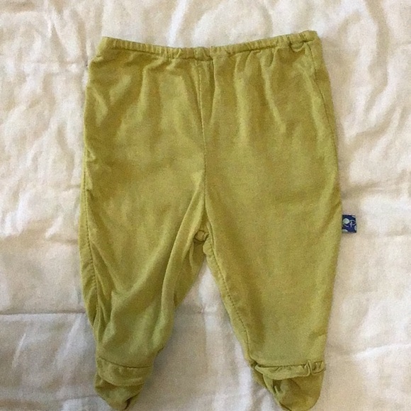 Kickee Pants newborn 2 piece set, onesie and footed pants. - Picture 6 of 6